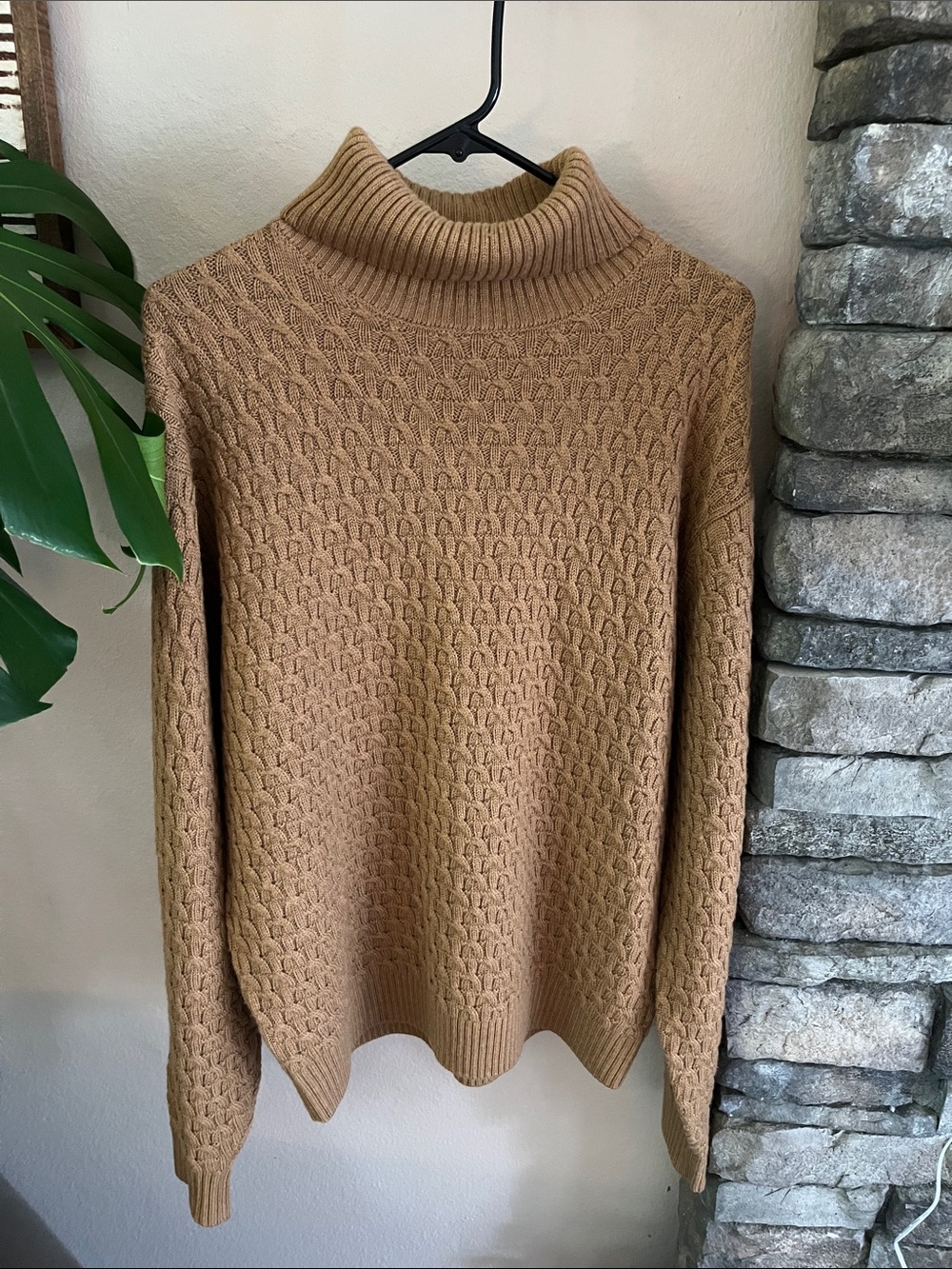Vintage Hickey Freeman Camel Brown Cable Knit Sweater